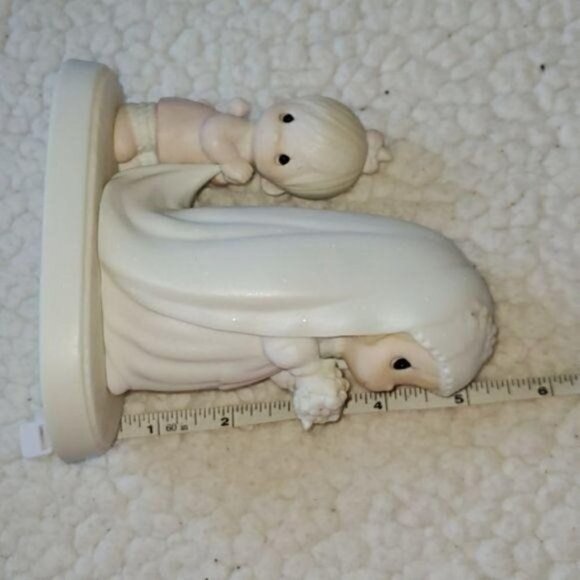 Precious Moments Vintage God Bless the Bride E2832 Porcelain Figurine in Box - Picture 7 of 7